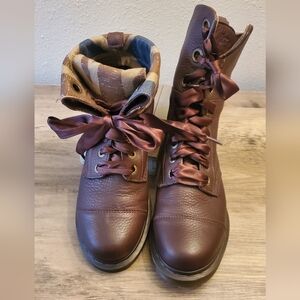 Dr Martens Triumph Amilie Women's leather combat boot size 8